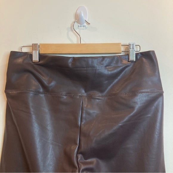 7 FOR ALL MANKIND Sz L  Vegan Leather High Rise Comfort Waist Leggings - Picture 4 of 8